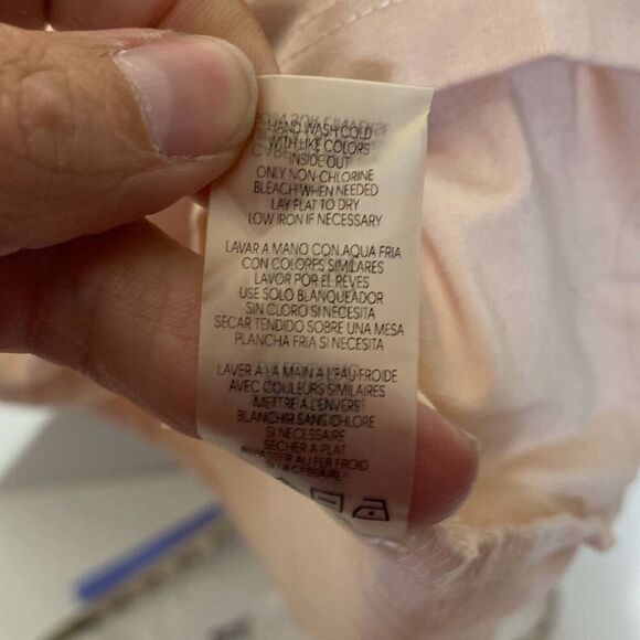 Calvin Klein Jeans, styled with a classic crew neckline and relaxed fit glitter - Picture 6 of 8